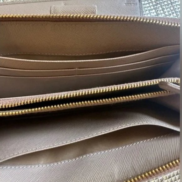 AUTHENTIC PRADA SAFFIANO LEATHER BEIGE ZIPPY WALLET WITH COA MADE IN ITALY - Picture 12 of 16